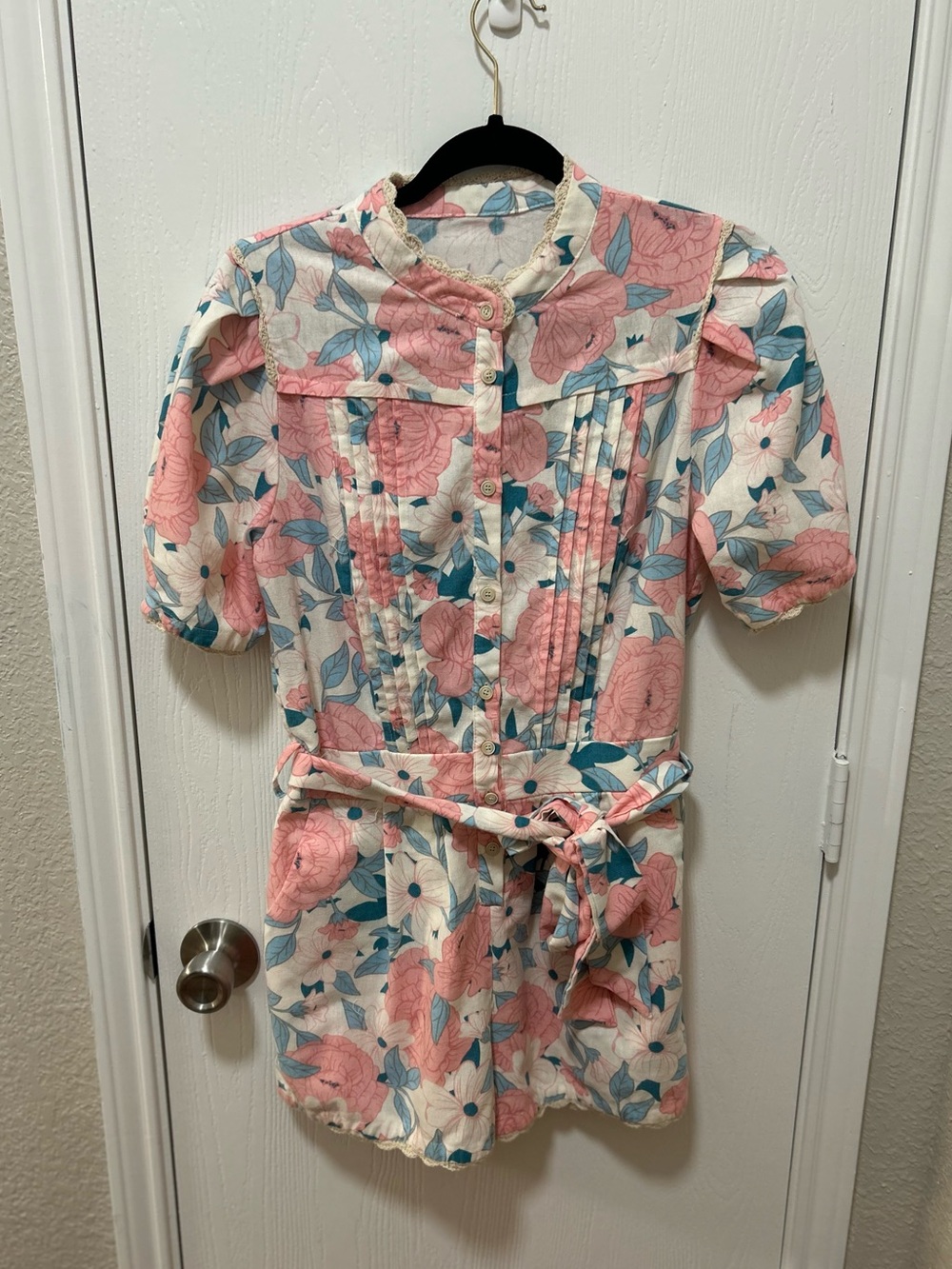 Fate Just So Sweet Pink & Blue Floral Romper Size Large